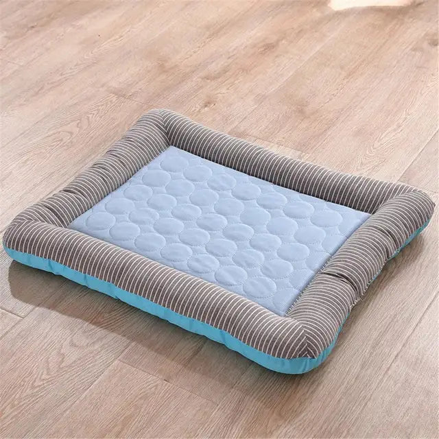 Cooling Pad Bed for Dogs and Cats.